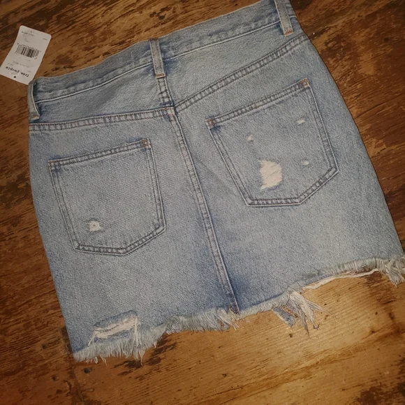 We The Free People destroyed distressed Shredded denim jean mini skirt NWT 26 - Picture 7 of 9